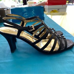 Worthington Size 6 black heels